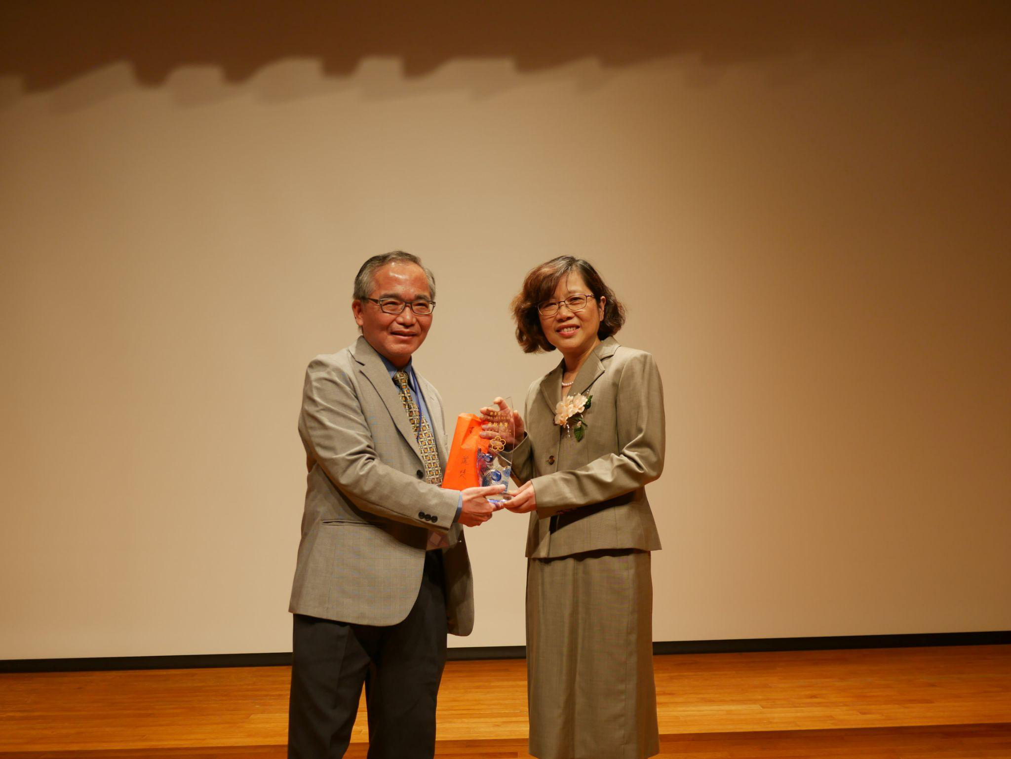 第十七屆黃麗麗獎獲獎人鄭素芳教授得獎感言